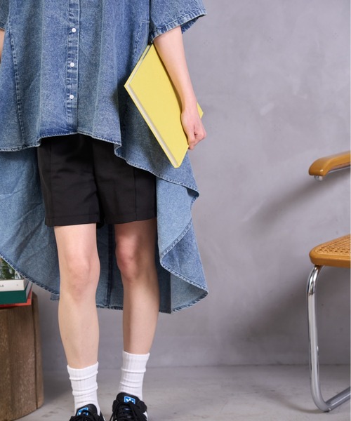 A.D.C.L.（エーディーシーエル）の「イレギュラーヘム デニムロングシャツ（シャツ/ブラウス・レディース・ブルー/サックスブルー・M/L）」の18枚目の写真