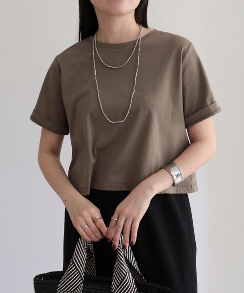 fredy emue（フレディエミュ）の「シルケットスムースクロップドTシャツ（Tシャツ/カットソー・レディース・ベージュ/カーキ/オフホワイト/チャコールグレー・38）」の4枚目の写真