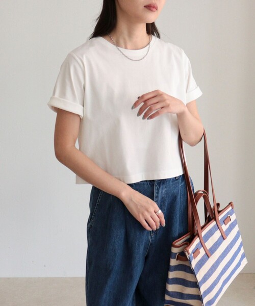 fredy emue（フレディエミュ）の「シルケットスムースクロップドTシャツ（Tシャツ/カットソー・レディース・ベージュ/カーキ/オフホワイト/チャコールグレー・38）」の13枚目の写真