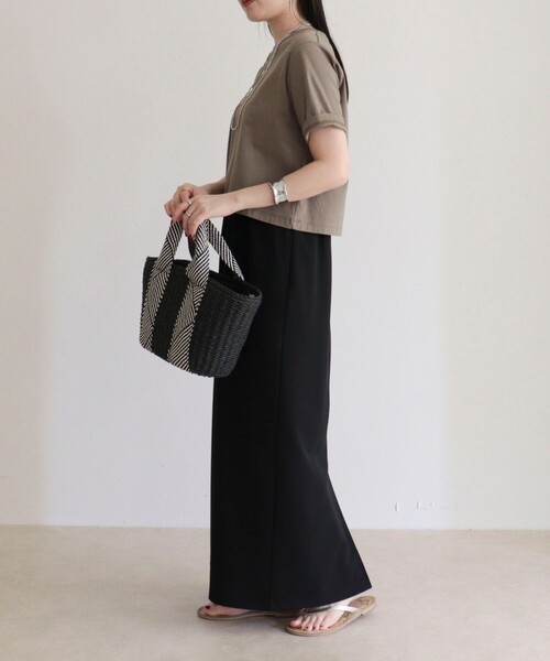 fredy emue（フレディエミュ）の「シルケットスムースクロップドTシャツ（Tシャツ/カットソー・レディース・ベージュ/カーキ/オフホワイト/チャコールグレー・38）」の18枚目の写真