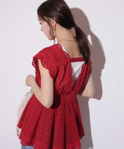 Mystrada(マイストラーダ)の「カットワークペプラムブラウス(シャツ/ブラウス・レディース・ブラック/ホワイト/ピンク/レッド・38/36)」の6枚目の写真