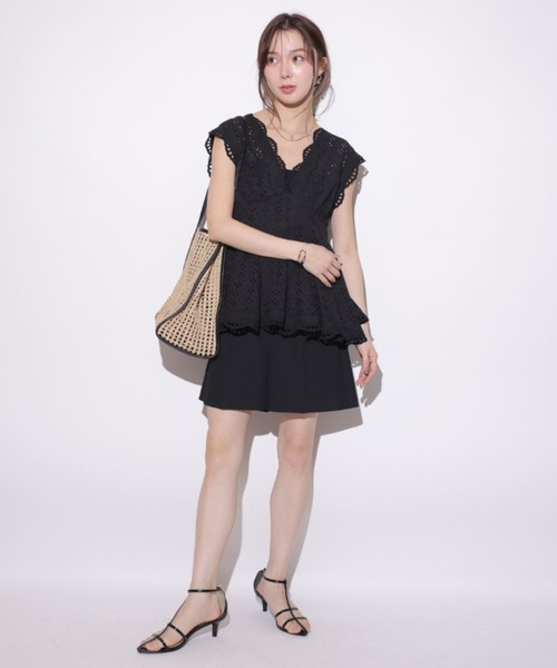 Mystrada(マイストラーダ)の「カットワークペプラムブラウス(シャツ/ブラウス・レディース・ブラック/ホワイト/ピンク/レッド・38/36)」の17枚目の写真