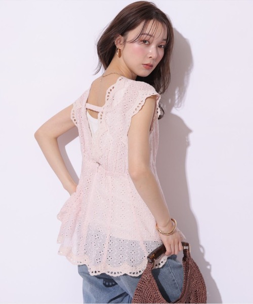 Mystrada(マイストラーダ)の「カットワークペプラムブラウス(シャツ/ブラウス・レディース・ブラック/ホワイト/ピンク/レッド・38/36)」の21枚目の写真