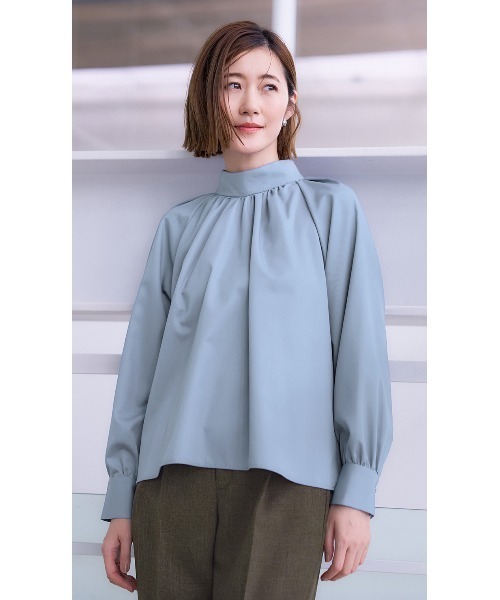 AOYAMA(アオヤマ)の「【静電気抑制】ハイネックギャザーブラウス(シャツ/ブラウス・レディース・ブラウン/ブルー/クリーム・L/M/LL)」の3枚目の写真