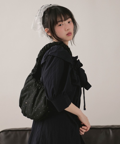 loin nuit(ロワンニュイ)の「2way frill ribbon blouse / 2wayフリルリボンブラウス(シャツ/ブラウス・レディース・イエロー/ネイビー/ライトブルー・FREE)」の8枚目の写真