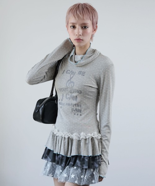 Ulysses(ユリシス)の「ドットプリントフリルヘムハイネックトップス(Tシャツ/カットソー・レディース・グレー・S/M)」の6枚目の写真