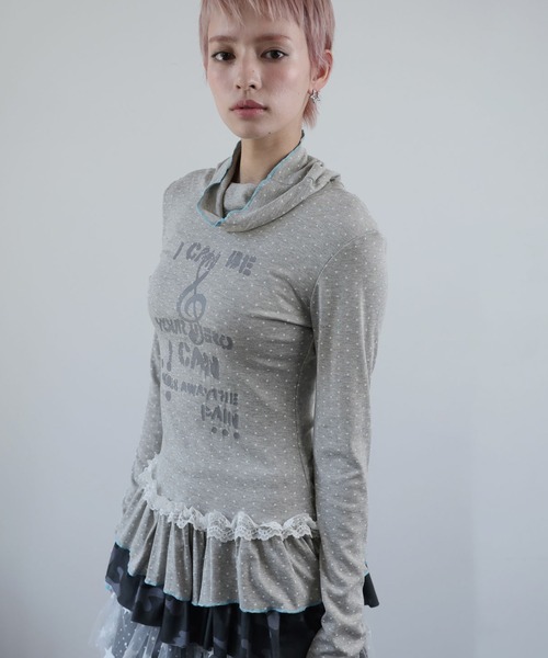 Ulysses(ユリシス)の「ドットプリントフリルヘムハイネックトップス(Tシャツ/カットソー・レディース・グレー・S/M)」の16枚目の写真