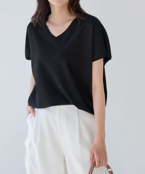 Pierrot(ピエロ)の「【接触冷感/UV/ウォッシャブル】Vネックフレンチドルマンニット(ニット/セーター・レディース・ブラック/アイボリー/ライトブルー/杢グレー/イエロー・M/L/LL/3L)」の19枚目の写真