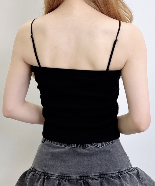 INGNI(イング)の「ラインストーンロゴサイドギャザーベアリブキャミ(Tシャツ/カットソー・レディース・オフホワイト/ブラック・M)」の4枚目の写真