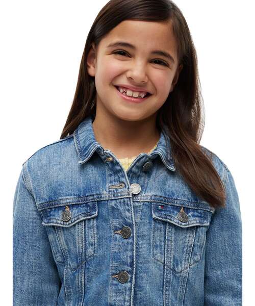 TOMMY HILFIGER(トミーヒルフィガー)の「GIRLS デニムトラッカージャケット(テーラードジャケット・キッズ・インディゴブルー・160cm/150cm/130cm/140cm)」の3枚目の写真