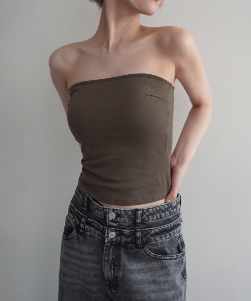 Rashik(ラシク)の「【Rashik】カップ付きチューブトップ インナー パッド付き 肩 紐なし ベアトップ(チューブトップ・レディース・ホワイト/カーキ/ブラック/グレー・FREE)」の1枚目の写真