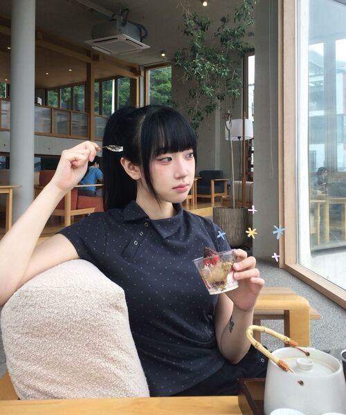 DAMISH(ダミシュ)の「スタードットアシンメトリーカラーTシャツ_チャコール(Tシャツ/カットソー・レディース・チャコール・OS)」の9枚目の写真