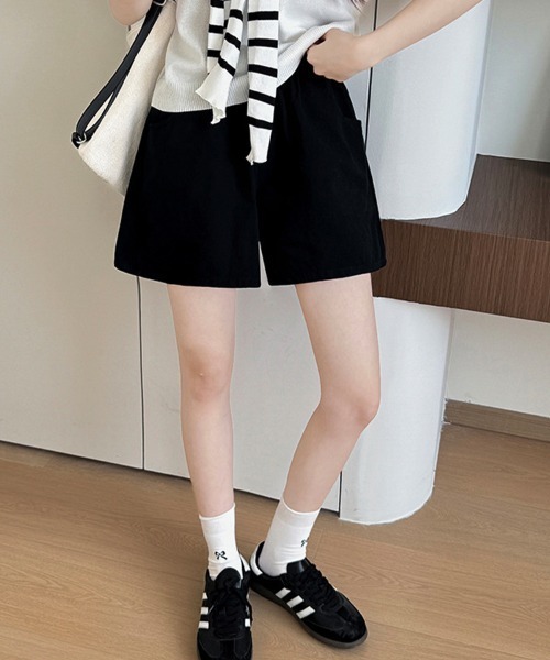 mielu(ミエル)の「ウエストゴムリラックスショートパンツ(その他パンツ・レディース・カーキ/ブラック/ダークグレー・MEDIUM/LARGE)」の1枚目の写真