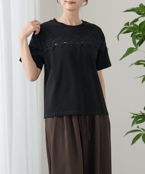 DAYRA(デイラ)の「フラワー レース ライン デザイン カットソー(Tシャツ/カットソー・レディース・ホワイト/ブラック・FREE)」の1枚目の写真