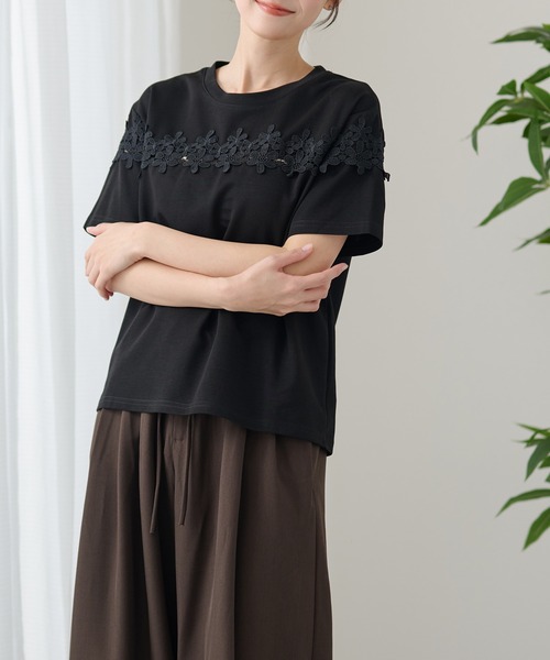 DAYRA(デイラ)の「フラワー レース ライン デザイン カットソー(Tシャツ/カットソー・レディース・ホワイト/ブラック・FREE)」の4枚目の写真