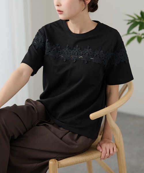 DAYRA(デイラ)の「フラワー レース ライン デザイン カットソー(Tシャツ/カットソー・レディース・ホワイト/ブラック・FREE)」の6枚目の写真