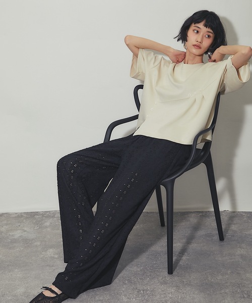 ANOTHER S(アナザーエス)の「ペプラムTシャツ(Tシャツ/カットソー・レディース・ホワイト/ブラック/ベージュ・FREE)」の17枚目の写真