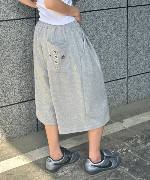 FUZZY SCAN（ファジスキャン）の「クロスアイレットバミューダパンツメランジ（その他パンツ・レディース・ライトグレー・ONE SIZE/TWO）」の5枚目の写真