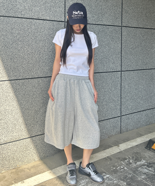 FUZZY SCAN（ファジスキャン）の「クロスアイレットバミューダパンツメランジ（その他パンツ・レディース・ライトグレー・ONE SIZE/TWO）」の6枚目の写真
