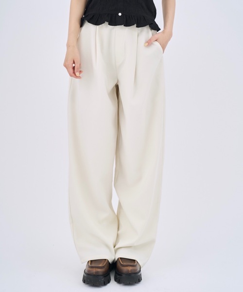 Lallana(ララーナ)の「Beautiful Silhouette Wide Slacks /美シルエットタックワイドスラックス(スラックス・レディース・ブラック/アイボリー・LARGE/MEDIUM/SMALL)」の13枚目の写真