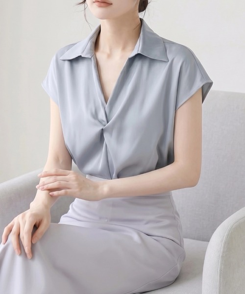 yuue' ( wear )(ユーイ)の「オフィス、プライベート、オケージョンにも◎サテンツイストタック半袖ブラウス(シャツ/ブラウス・レディース・ホワイト/ブルー・FREE)」の11枚目の写真
