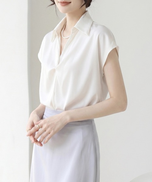 yuue' ( wear )(ユーイ)の「オフィス、プライベート、オケージョンにも◎サテンツイストタック半袖ブラウス(シャツ/ブラウス・レディース・ホワイト/ブルー・FREE)」の5枚目の写真