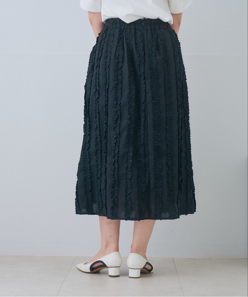 Neige(ネージュ)の「タックフリルラインフレアスカート(スカート・レディース・アイボリー/ブラック・ONE SIZE)」の17枚目の写真