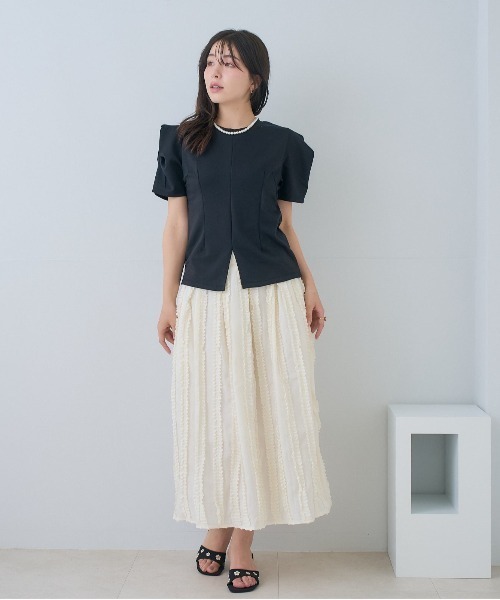Neige(ネージュ)の「タックフリルラインフレアスカート(スカート・レディース・アイボリー/ブラック・ONE SIZE)」の5枚目の写真
