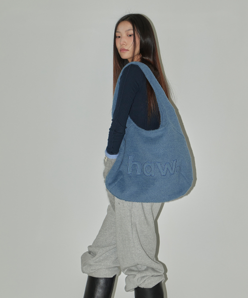 HAVEAWHALE(ハブアホエール)の「wool pebble bag (BL)(ショルダーバッグ・レディース・その他・FREE)」の2枚目の写真