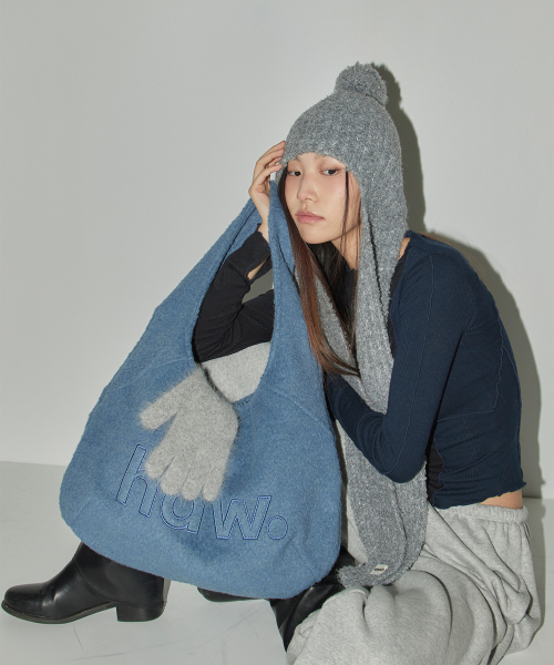 HAVEAWHALE(ハブアホエール)の「wool pebble bag (BL)(ショルダーバッグ・レディース・その他・FREE)」の4枚目の写真