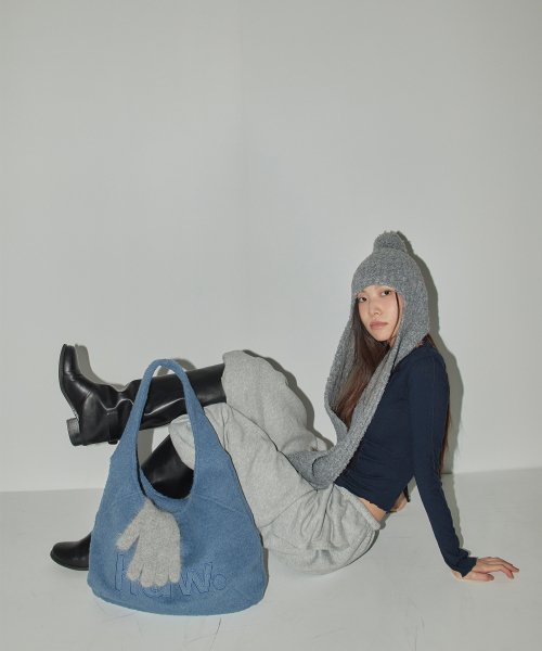 HAVEAWHALE(ハブアホエール)の「wool pebble bag (BL)(ショルダーバッグ・レディース・その他・FREE)」の5枚目の写真