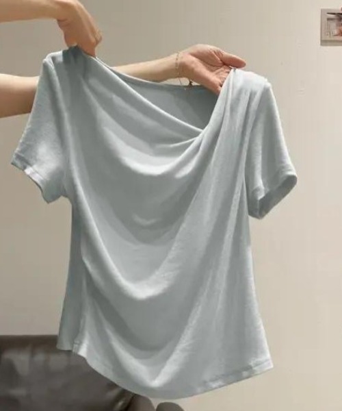 Coo+i(クーイ)の「ドレープネック タイト シルエット 半袖カットソー(Tシャツ/カットソー・レディース・ブルー/ホワイト/ブラック・FREE)」の14枚目の写真