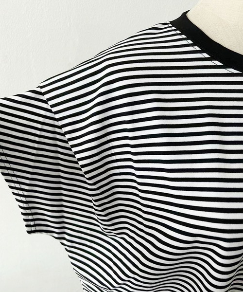 aimoha(アイモハ)の「ショルダータック半袖Tシャツ プルオーバー(Tシャツ/カットソー・レディース・ネイビー/ブラック/ホワイト・M)」の14枚目の写真