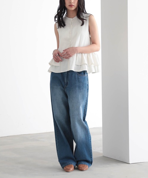 for/c(フォーシー)の「ティアードノースリブラウス【サスティナブル】(シャツ/ブラウス・レディース・オフホワイト/ブラック/ネイビー・M/L)」の10枚目の写真