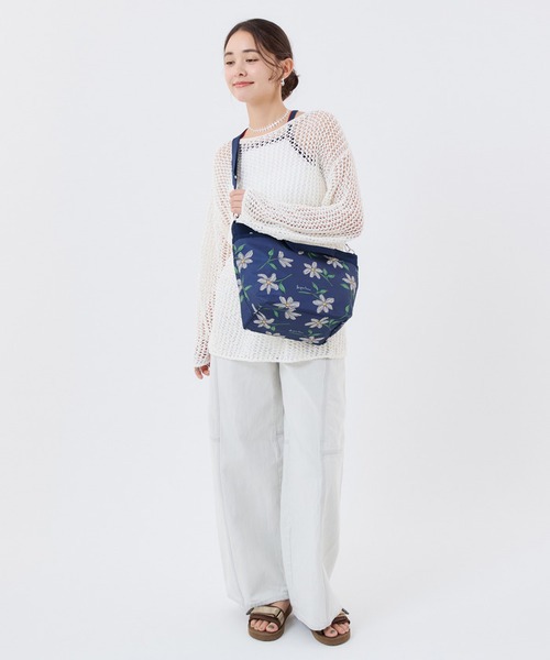 LeSportsac(レスポートサック)の「BUCKET TOTE フローラルブルームズネイビー(トートバッグ・レディース・ブルー・FREE)」の3枚目の写真