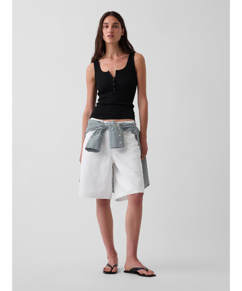 GAP(ギャップ)の「モダンリブ スクープ ヘンリーネック タンクトップ(タンクトップ・レディース・ブラック/ブルー/ホワイト・XS/S/M/L/XL/XXS)」の19枚目の写真