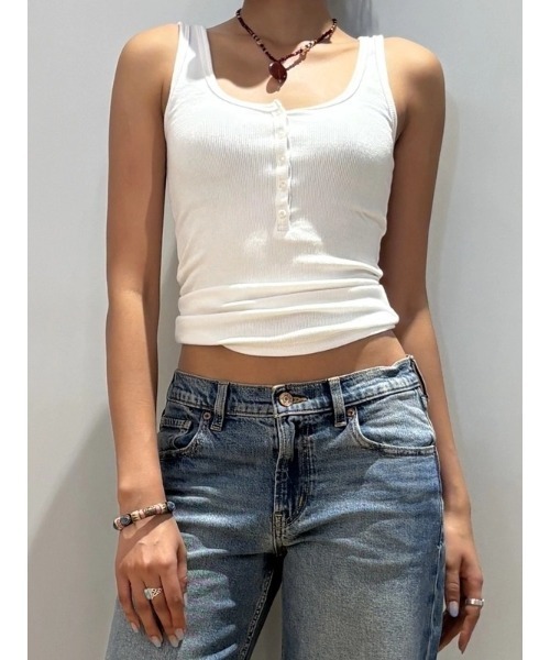 GAP(ギャップ)の「モダンリブ スクープ ヘンリーネック タンクトップ(タンクトップ・レディース・ブラック/ブルー/ホワイト・XS/S/M/L/XL/XXS)」の6枚目の写真