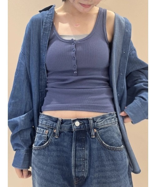 GAP(ギャップ)の「モダンリブ スクープ ヘンリーネック タンクトップ(タンクトップ・レディース・ブラック/ブルー/ホワイト・XS/S/M/L/XL/XXS)」の10枚目の写真