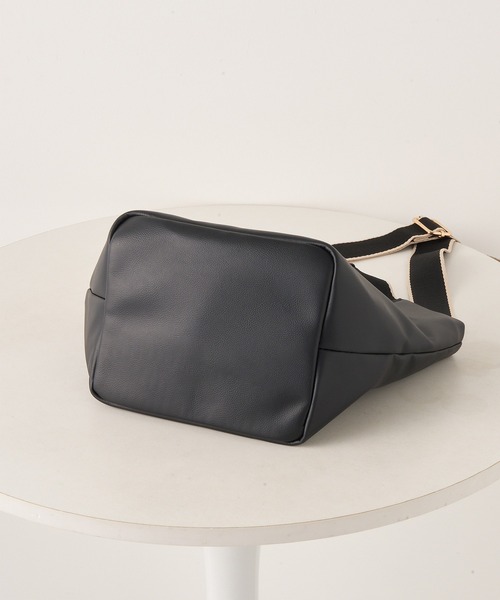 A by MAGASIN DE MODE(エーバイマガジンデモード)の「【A By MAGASIN DE MODE】e.e.p.テープハンドルトート SNBD(トートバッグ・レディース・ブラック/ブラウン・FREE)」の6枚目の写真