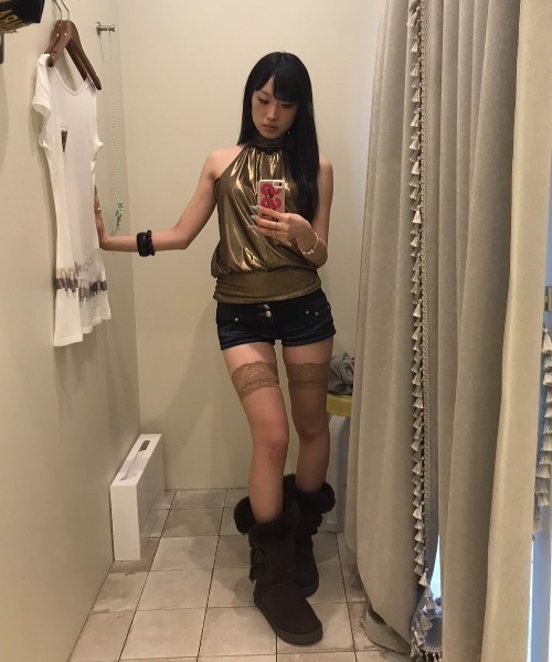 SCULPTOR(スカルプター)の「Metallic High-Neck Halter Top(その他トップス・レディース・シルバー/ゴールド・SMALL/MEDIUM)」の8枚目の写真