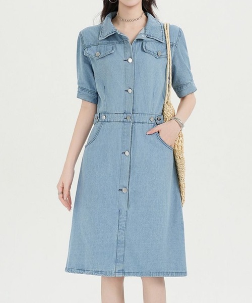 LUCPY(ラクピー)の「ライトデニムシャツワンピース(ワンピース・レディース・ブルー・SMALL/X-LARGE/LARGE/MEDIUM)」の1枚目の写真