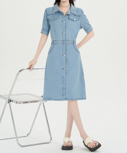 LUCPY(ラクピー)の「ライトデニムシャツワンピース(ワンピース・レディース・ブルー・SMALL/X-LARGE/LARGE/MEDIUM)」の3枚目の写真
