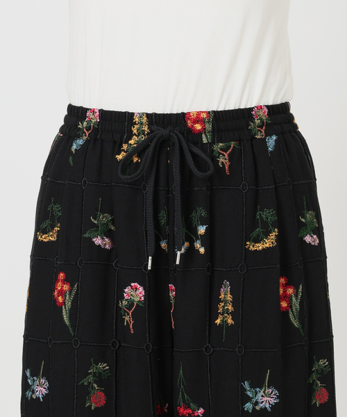 SLOBE IENA(スローブイエナ)の「《WEB限定/追加》embroideryメッシュパンツ(その他パンツ・レディース・ブラック・FREE)」の16枚目の写真