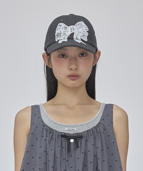 RONRON(ロンロン)の「LACE RIBBON APPLIQUE BALL CAP CHARCOAL(キャップ・レディース・その他・FREE)」の1枚目の写真