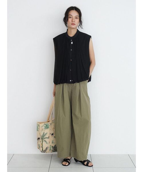 FIKA.(フィーカ)の「Box tuck wide pants(その他パンツ・レディース・チャコール/ブラウン/カーキ・MEDIUM)」の21枚目の写真