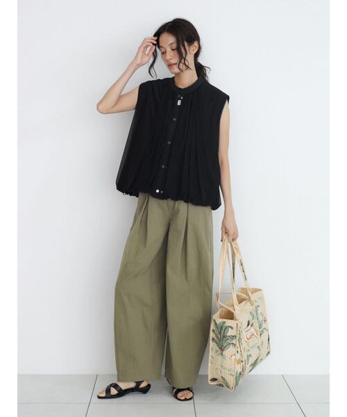 FIKA.(フィーカ)の「Box tuck wide pants(その他パンツ・レディース・チャコール/ブラウン/カーキ・MEDIUM)」の22枚目の写真