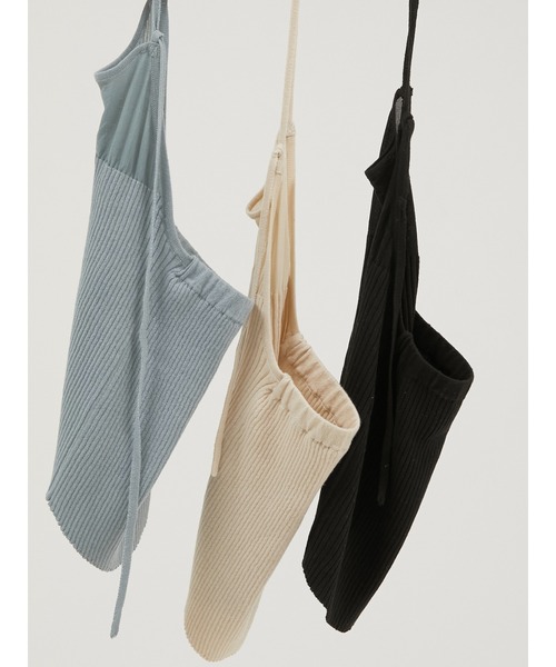LA PEAU DE GEM(ラポドゥジェム)の「【LA PEAU DE GEM】sheer combi halter neck tops/シアーコンビホルターネックトップス(キャミソール・レディース・ブラック/アイボリー/ブルー・FREE)」の21枚目の写真