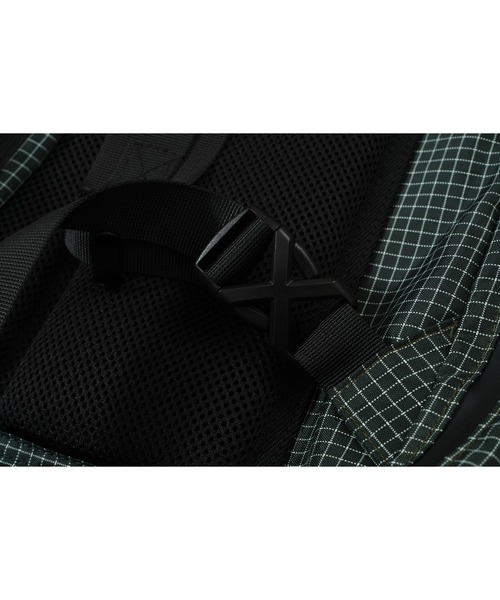 OFFWINTER(オフウィンター)の「【OFFWINTER】大容量 多収納 テトラ型 アウトドア テック バックパック / チェック柄(バックパック/リュック・メンズ・ダークグリーン/イエロー/ブラック/ミント・FREE)」の11枚目の写真