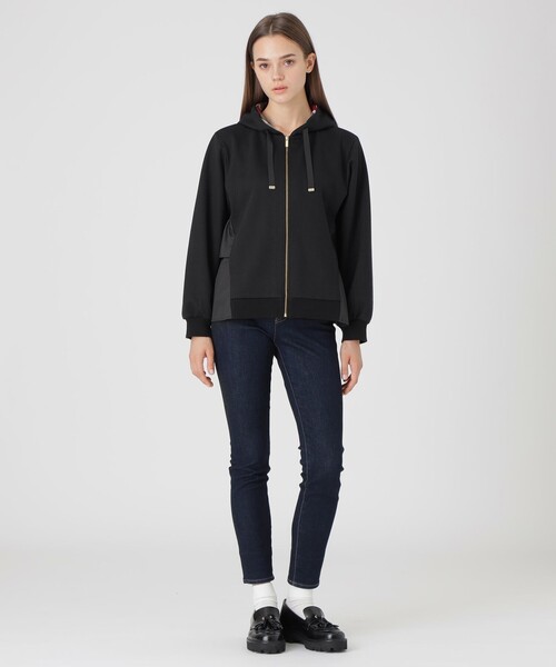 BLUE LABEL CRESTBRIDGE(ブルーレーベルクレストブリッジ)の「フリルデザインダンボールパーカー(パーカー・レディース・ブラック/ホワイト・38)」の10枚目の写真