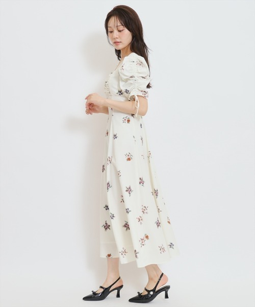 WILLSELECTION(ウィルセレクション)の「フローラルベリープリントギャザースリーブワンピース(ワンピース・レディース・ブラウン/ホワイト/ピンク・FREE)」の5枚目の写真